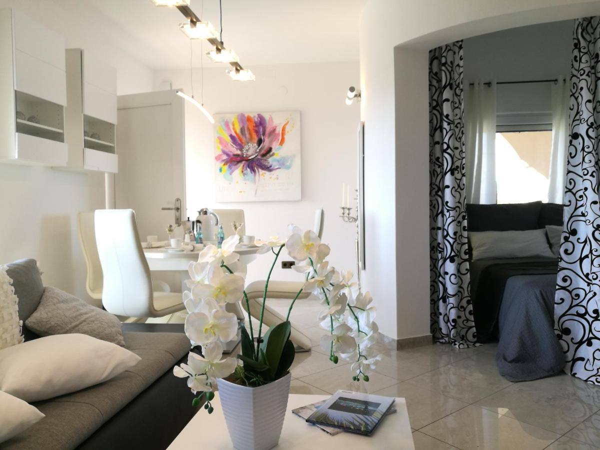 Villa Meli - Apartments Mit Meerblick Medulin Exteriér fotografie