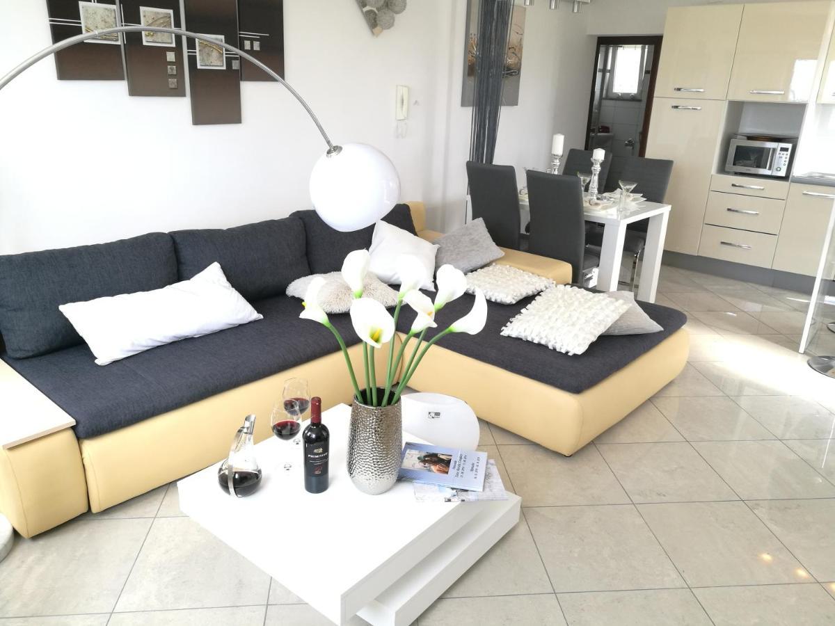 Villa Meli - Apartments Mit Meerblick Medulin Exteriér fotografie