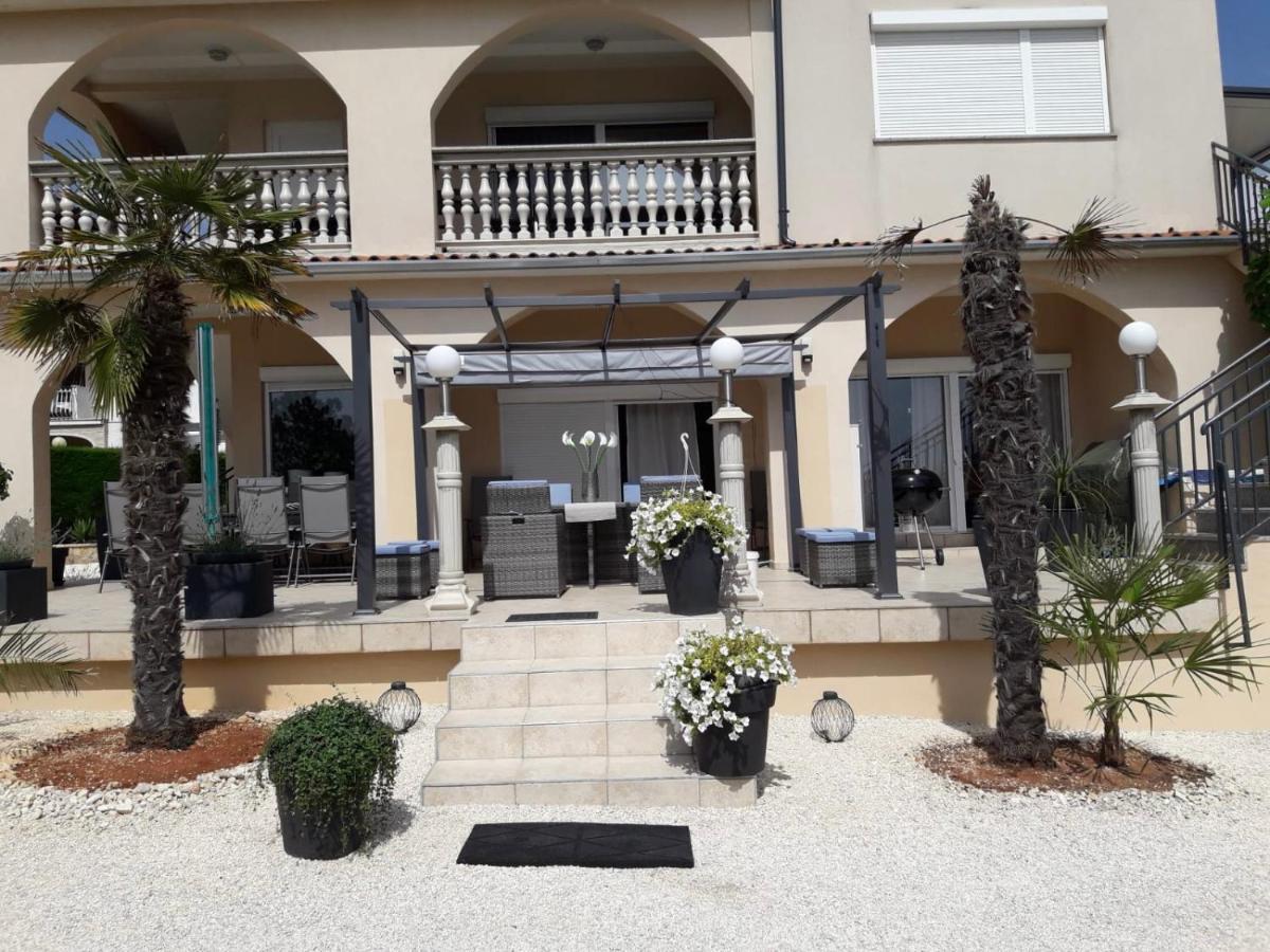 Villa Meli - Apartments Mit Meerblick Medulin Exteriér fotografie