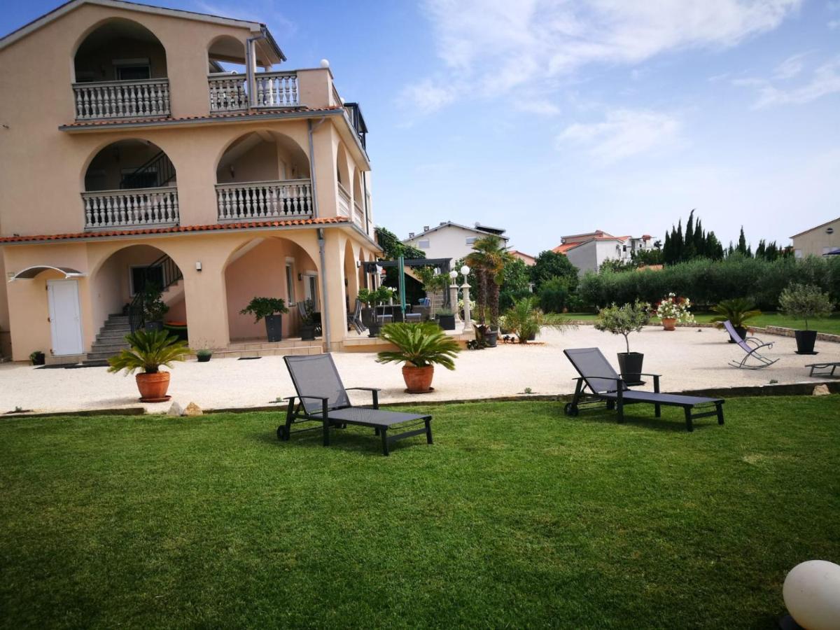 Villa Meli - Apartments Mit Meerblick Medulin Exteriér fotografie