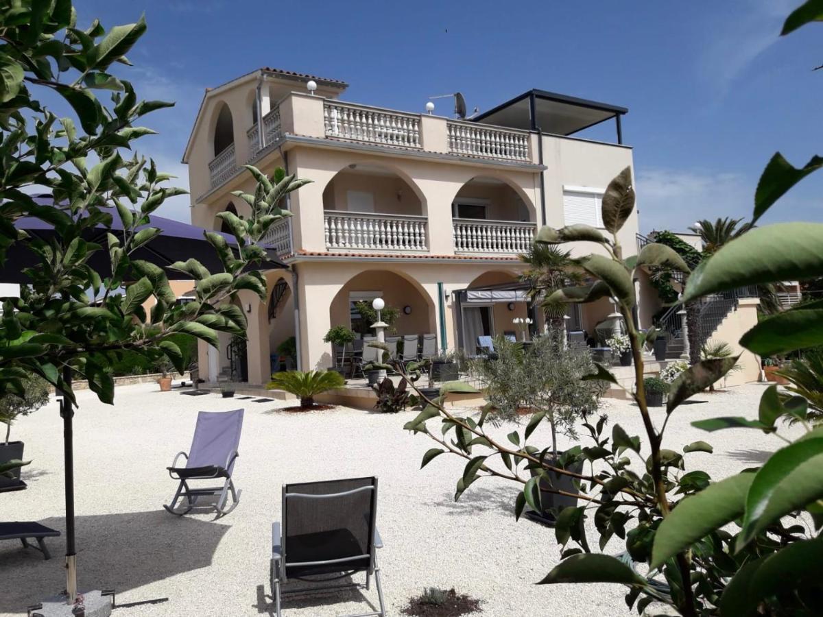 Villa Meli - Apartments Mit Meerblick Medulin Exteriér fotografie