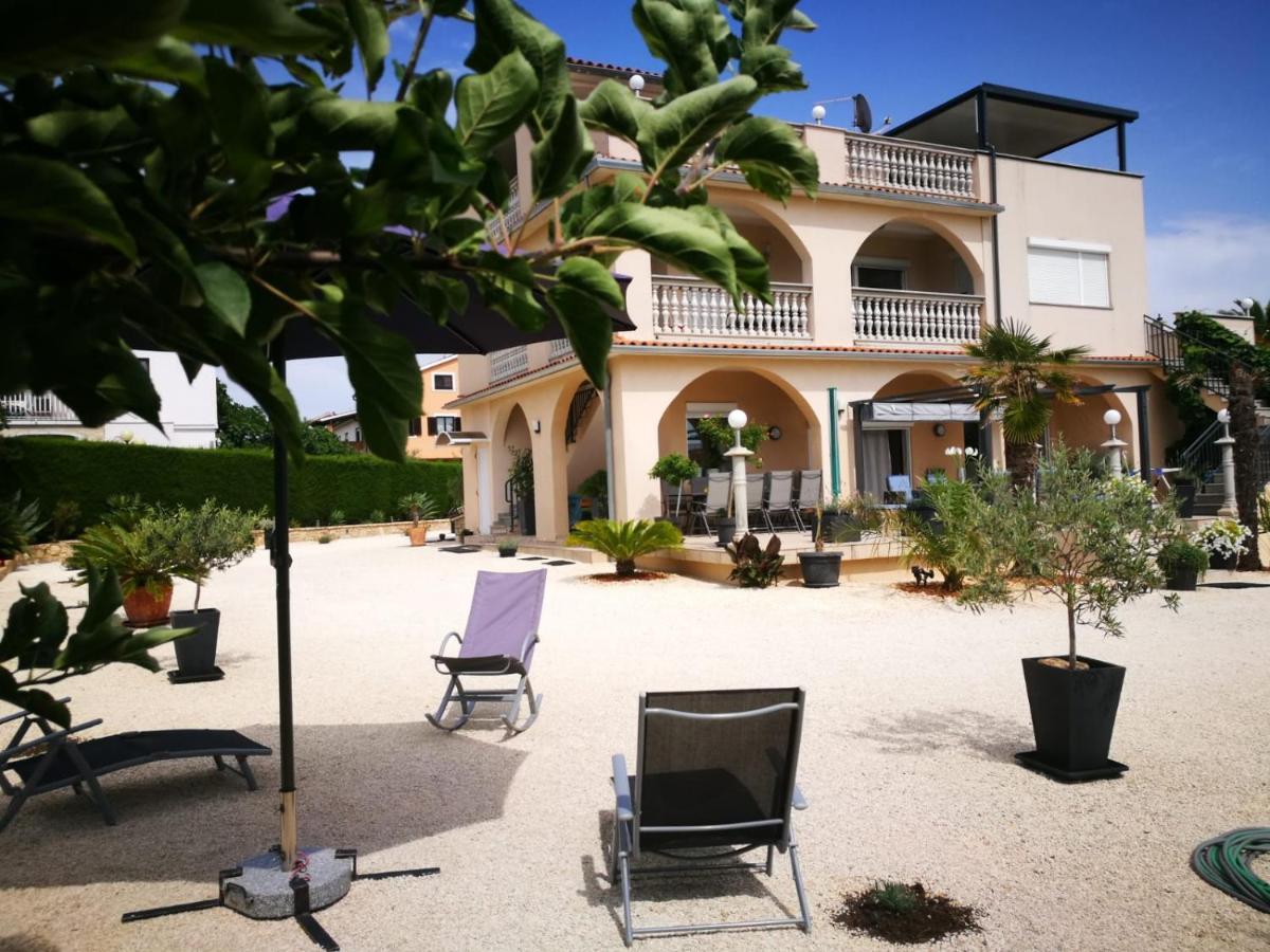 Villa Meli - Apartments Mit Meerblick Medulin Exteriér fotografie